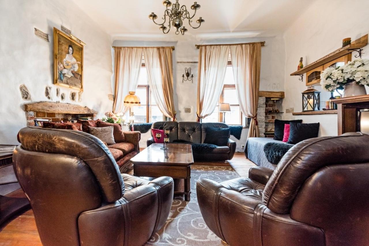 Historical Two-Bedroom Apartment With Sauna, Jacuzzi And Fireplace Tallinn Eksteriør bilde